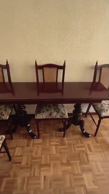 Vídeo. Se regala: Mesa y sillas. En Madrid. Publicado por Ireni.