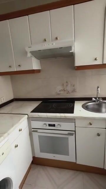 Vídeo. Se regala: cocina. En Madrid. Publicado por Ireni.