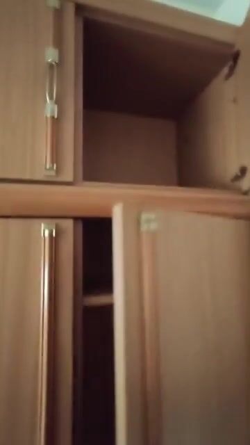 Vídeo. Se regala: Armarios y colchones. En Madrid. Publicado por Ireni.